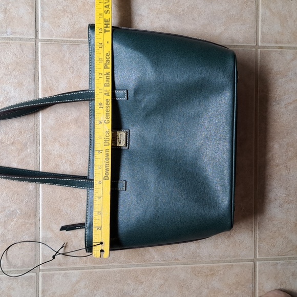 🌍.Dooney & Bourke🌍 - Picture 10 of 12